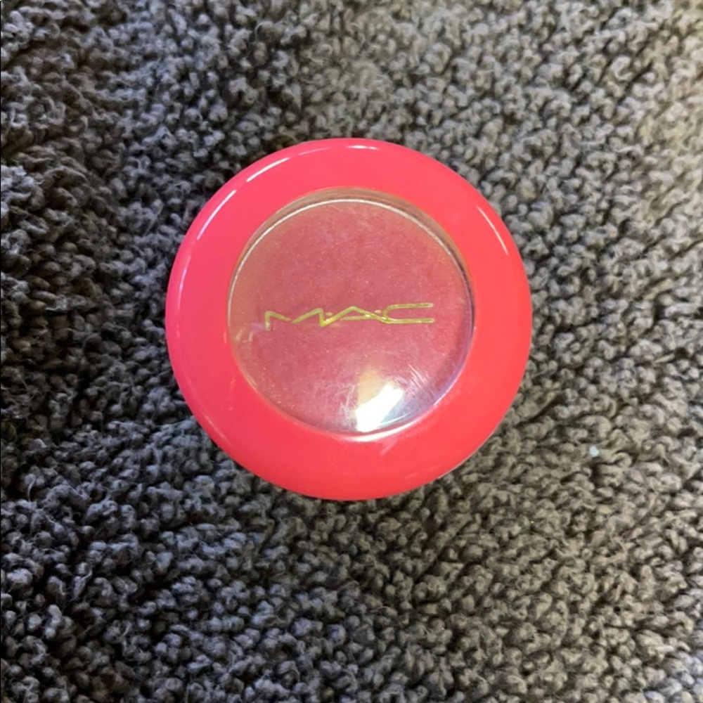 MAC eyeshadow “Rabblerrouser”